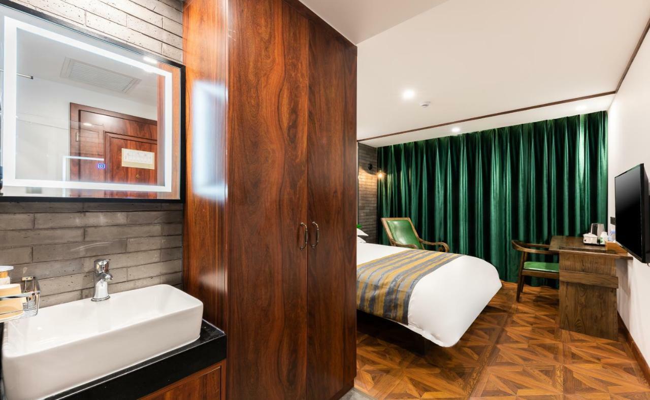 Nostalgia Hotel Near Prince Gong'S Mansion- Beihai Park, Tian'Anmen Square, Nanluoguxiang Hutong, Huguosi Hutong Snack Street, 5 Minutes Walk Away From Ping'Anli Subway Station, Free Ice Cream And Laundry Service,English Communication Well Peking Exteriér fotografie