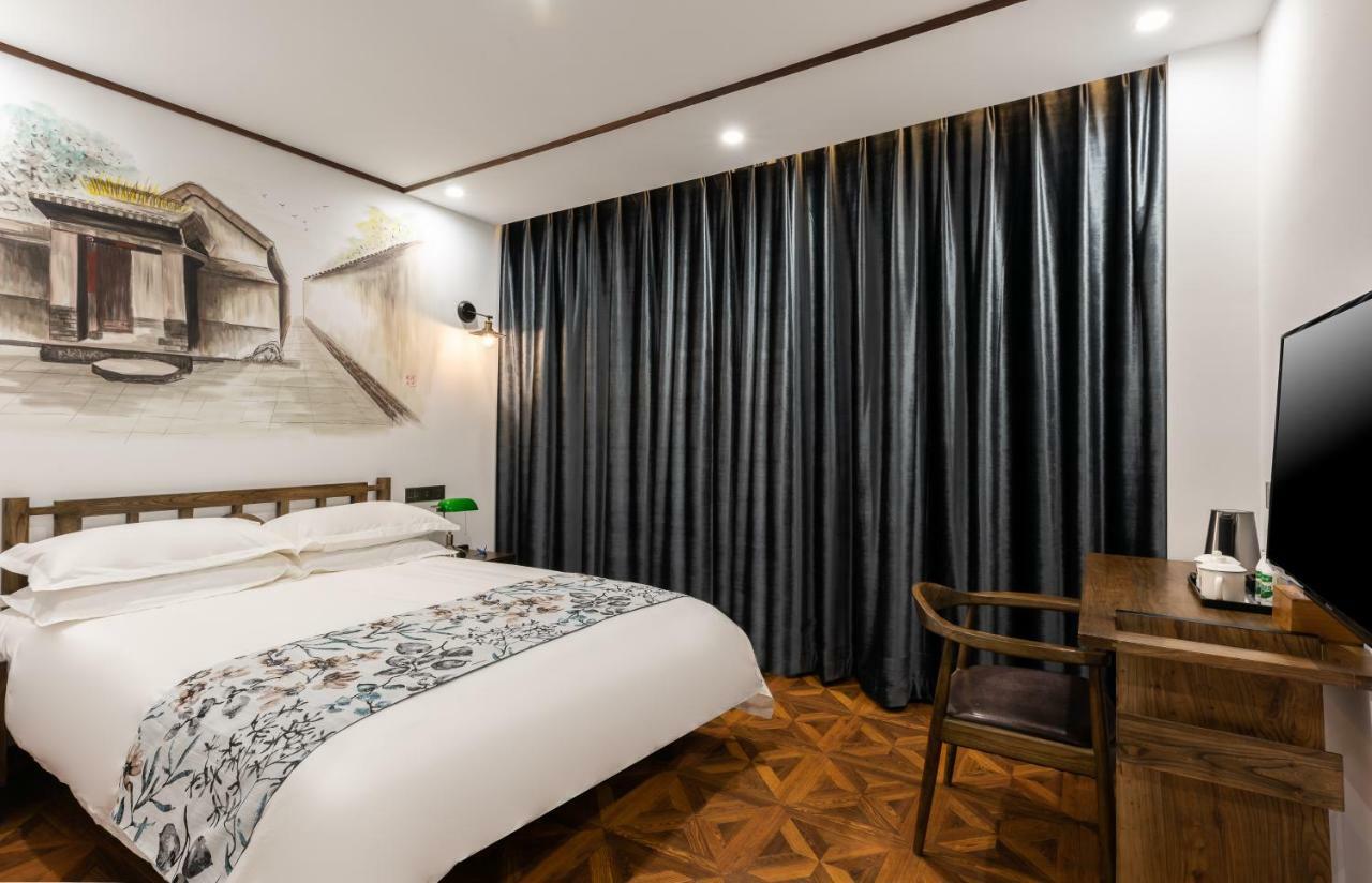 Nostalgia Hotel Near Prince Gong'S Mansion- Beihai Park, Tian'Anmen Square, Nanluoguxiang Hutong, Huguosi Hutong Snack Street, 5 Minutes Walk Away From Ping'Anli Subway Station, Free Ice Cream And Laundry Service,English Communication Well Peking Exteriér fotografie