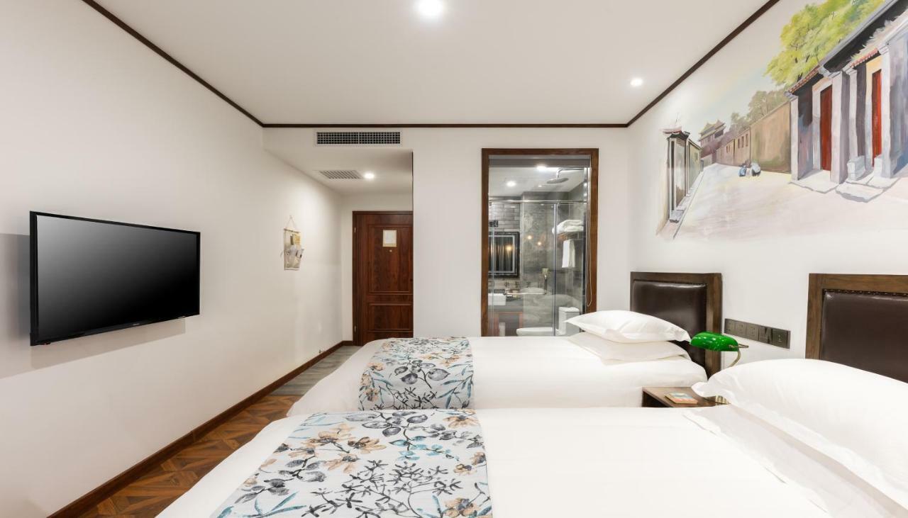 Nostalgia Hotel Near Prince Gong'S Mansion- Beihai Park, Tian'Anmen Square, Nanluoguxiang Hutong, Huguosi Hutong Snack Street, 5 Minutes Walk Away From Ping'Anli Subway Station, Free Ice Cream And Laundry Service,English Communication Well Peking Exteriér fotografie
