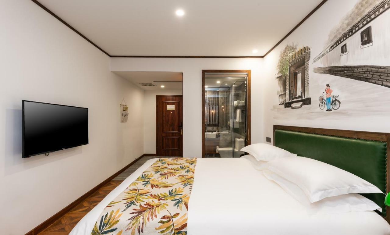 Nostalgia Hotel Near Prince Gong'S Mansion- Beihai Park, Tian'Anmen Square, Nanluoguxiang Hutong, Huguosi Hutong Snack Street, 5 Minutes Walk Away From Ping'Anli Subway Station, Free Ice Cream And Laundry Service,English Communication Well Peking Exteriér fotografie