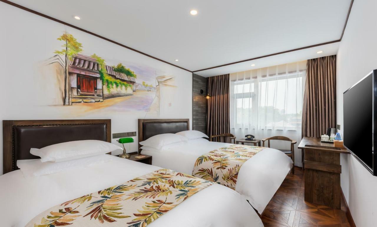 Nostalgia Hotel Near Prince Gong'S Mansion- Beihai Park, Tian'Anmen Square, Nanluoguxiang Hutong, Huguosi Hutong Snack Street, 5 Minutes Walk Away From Ping'Anli Subway Station, Free Ice Cream And Laundry Service,English Communication Well Peking Exteriér fotografie