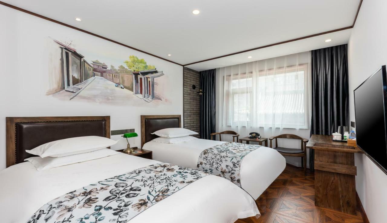 Nostalgia Hotel Near Prince Gong'S Mansion- Beihai Park, Tian'Anmen Square, Nanluoguxiang Hutong, Huguosi Hutong Snack Street, 5 Minutes Walk Away From Ping'Anli Subway Station, Free Ice Cream And Laundry Service,English Communication Well Peking Exteriér fotografie