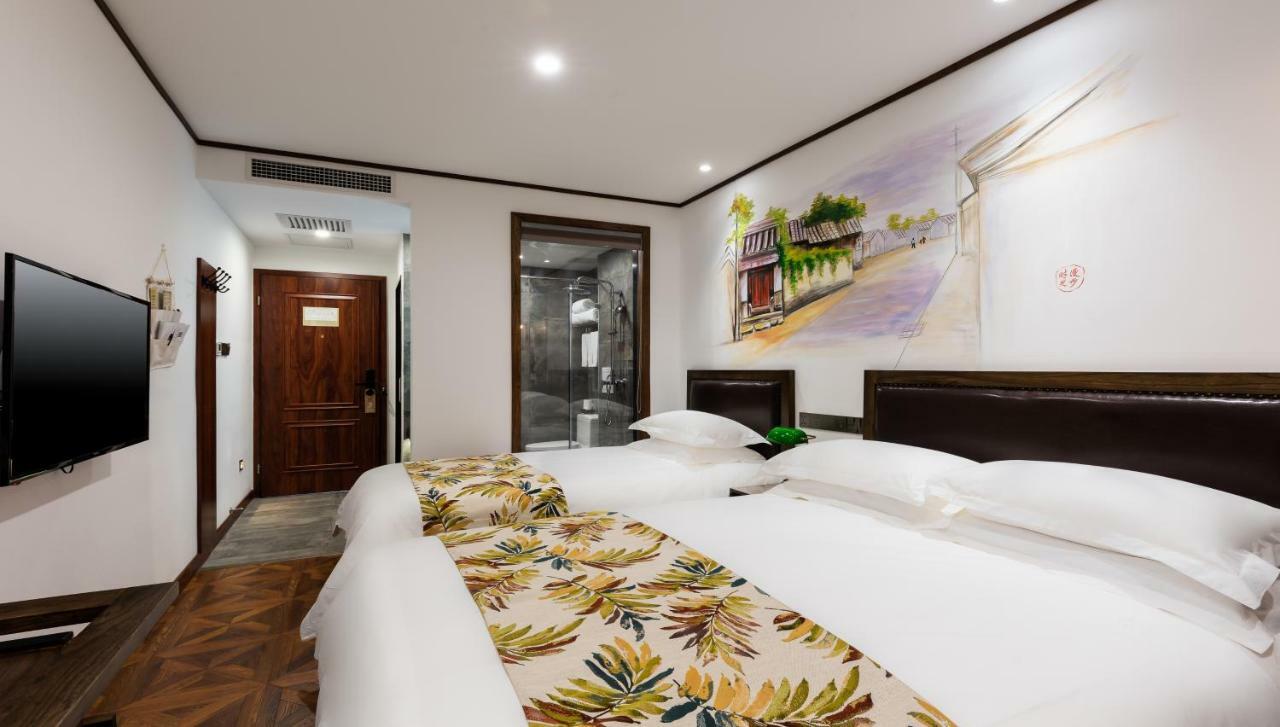 Nostalgia Hotel Near Prince Gong'S Mansion- Beihai Park, Tian'Anmen Square, Nanluoguxiang Hutong, Huguosi Hutong Snack Street, 5 Minutes Walk Away From Ping'Anli Subway Station, Free Ice Cream And Laundry Service,English Communication Well Peking Exteriér fotografie